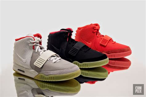 nike air yeezy leuchtende schuhe|air yeezy 2 shoes.